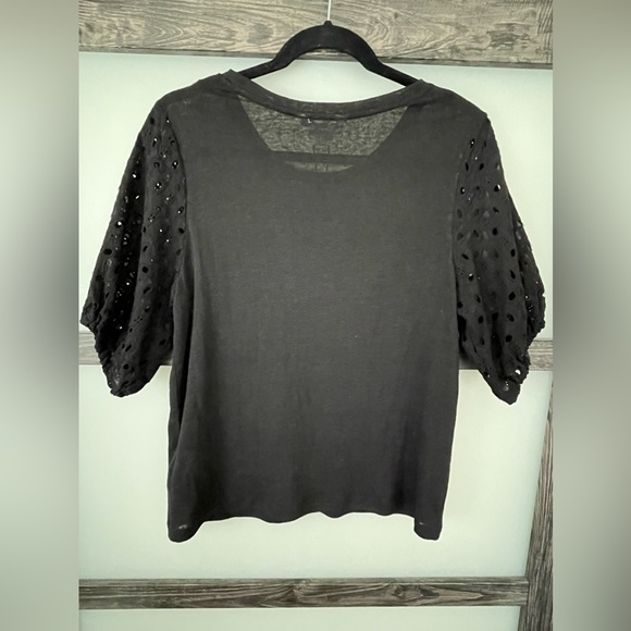 Medium Nicole Miller black eyelet top - Picture 4 of 4